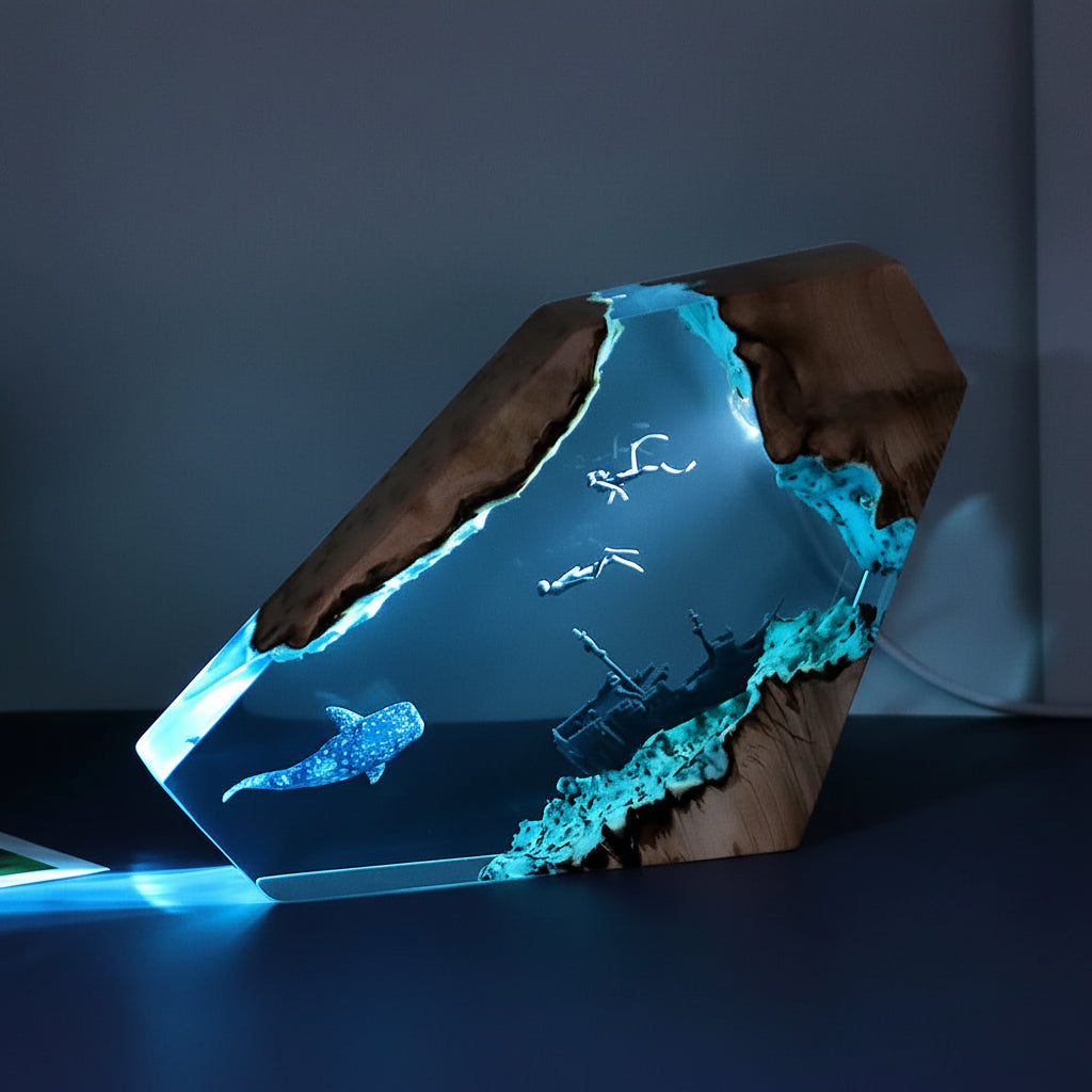 Deep sea whale LED lamp detail – Woodiny