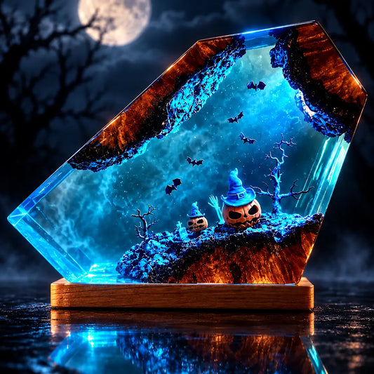 Halloweenská lampa Čarodějná hodina s dýněmi v čarodějnických kloboucích na dřevěném podstavci – Woodiny