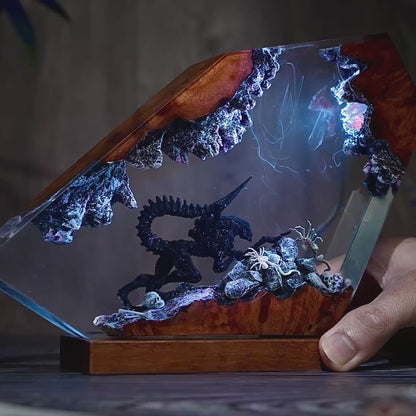 Alien Resin Lamp | Stolní noční lampa z pryskyřice